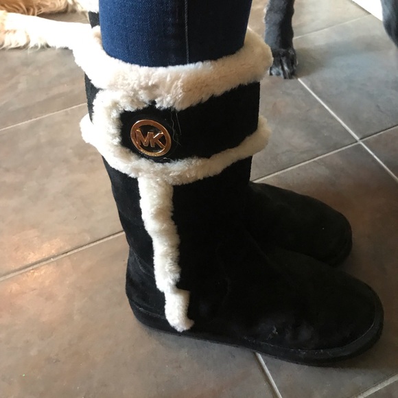 MICHEAL KORS UGG TYPE BOOTS - Picture 1 of 2